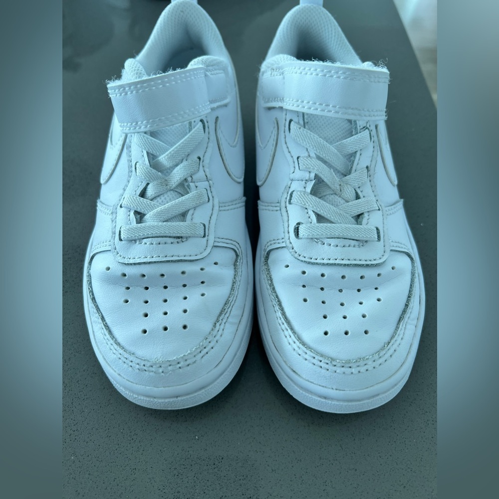 Nike kids court borough